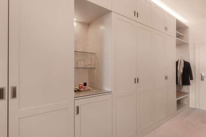Room 6 of 187