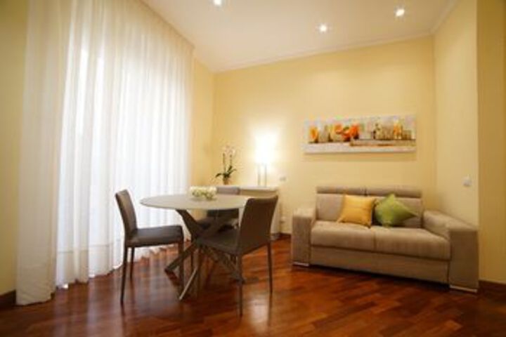 Room 15 of 28