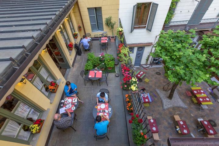 Terrace/Patio 36 of 38