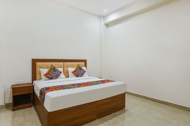 Room 16 of 30