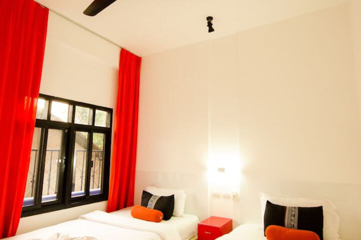 Room 9 of 44