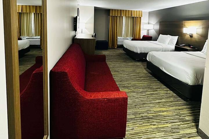 2 Queen Beds (5 of 7)
