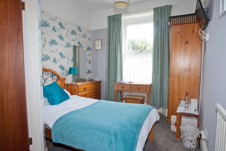 Room 4 of 62