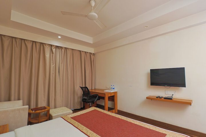 Room 27 of 92