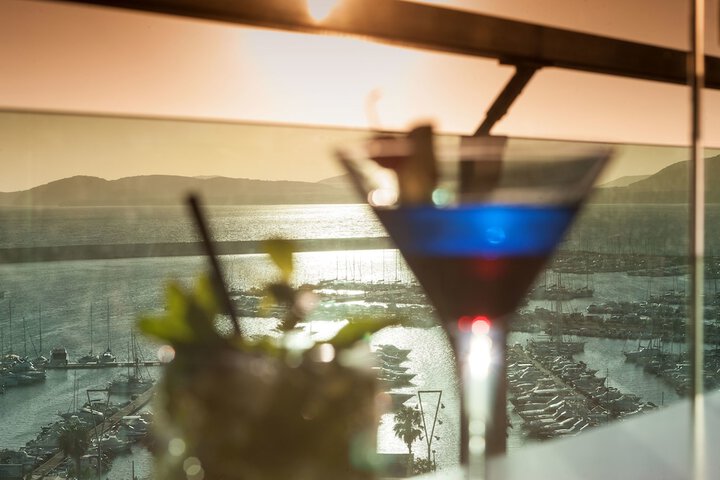 Lounge 174 of 254