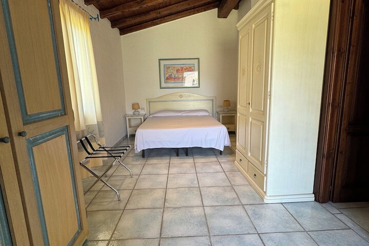 Room 18 of 117