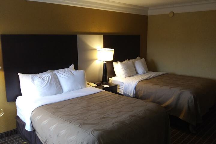 2 Double Beds (19 of 29)