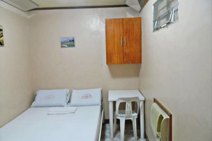 Room 4 of 26