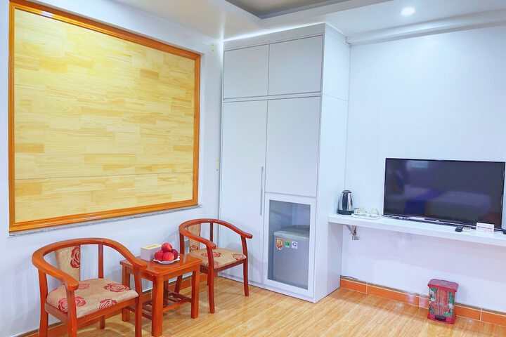 Room 53 of 71