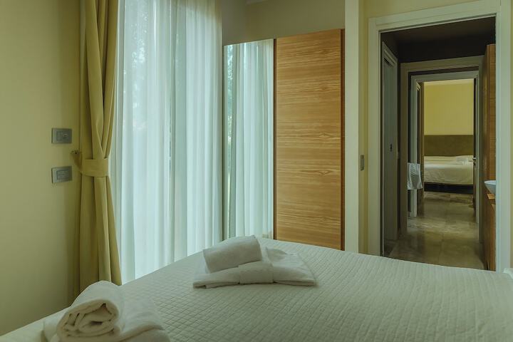 Room 14 of 66