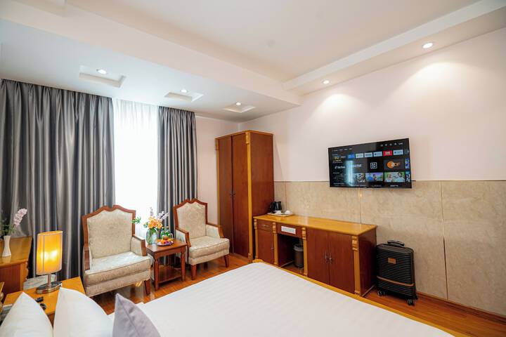 Room 12 of 80