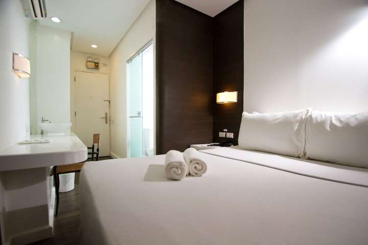 Room 11 of 27