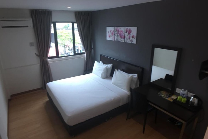 Room 19 of 40