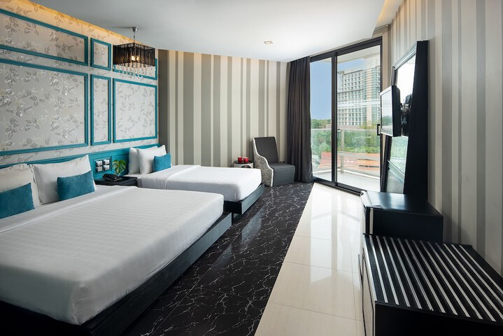 Room 28 of 89