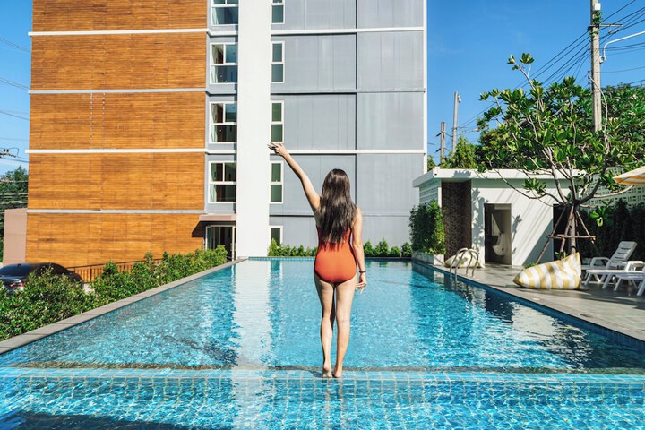 Pool 52 of 120