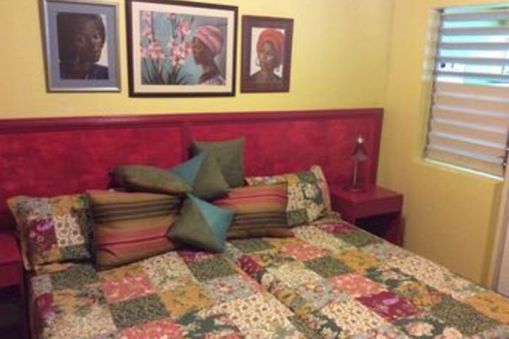 Room 4 of 18