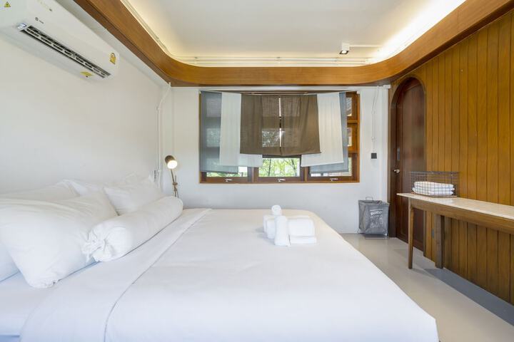 Room 41 of 219