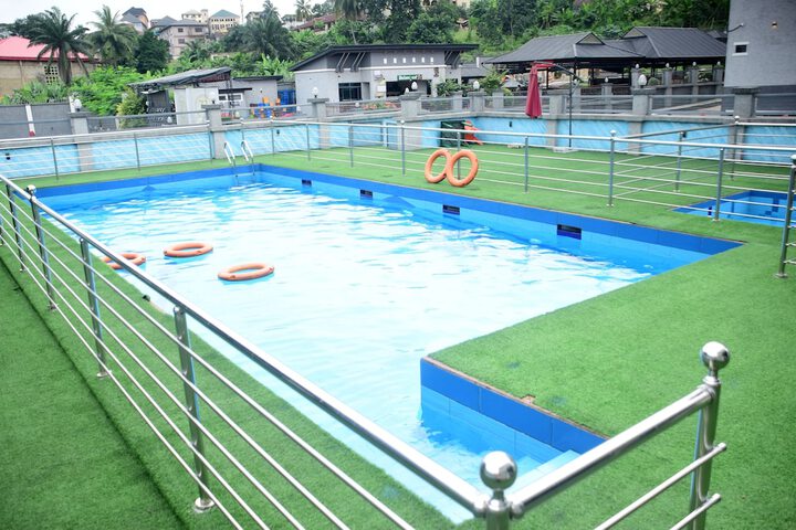 Pool 13 of 39