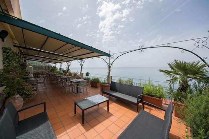 Terrace/Patio 38 of 48