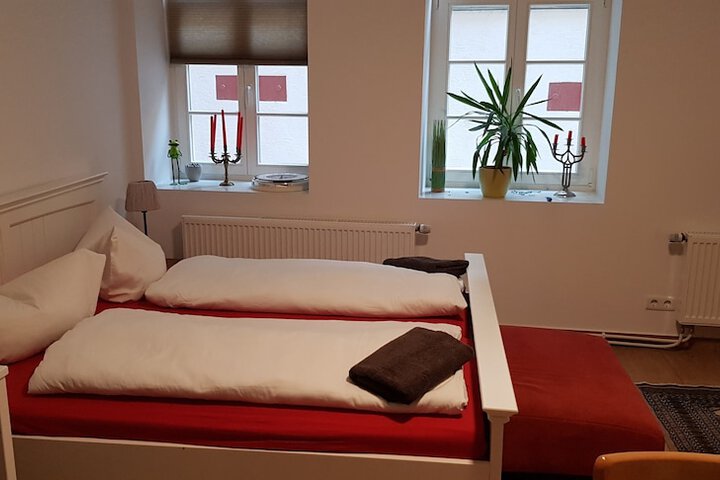 Room 2 of 202