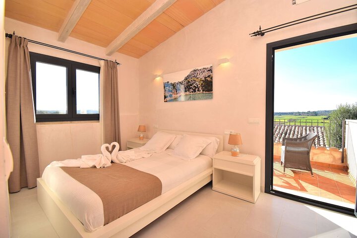 Room 6 of 74