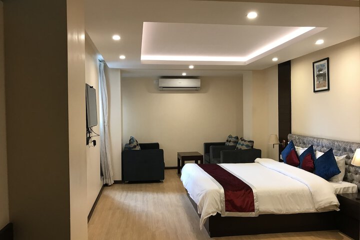Room 8 of 48