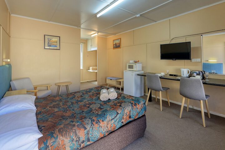 Room 11 of 27