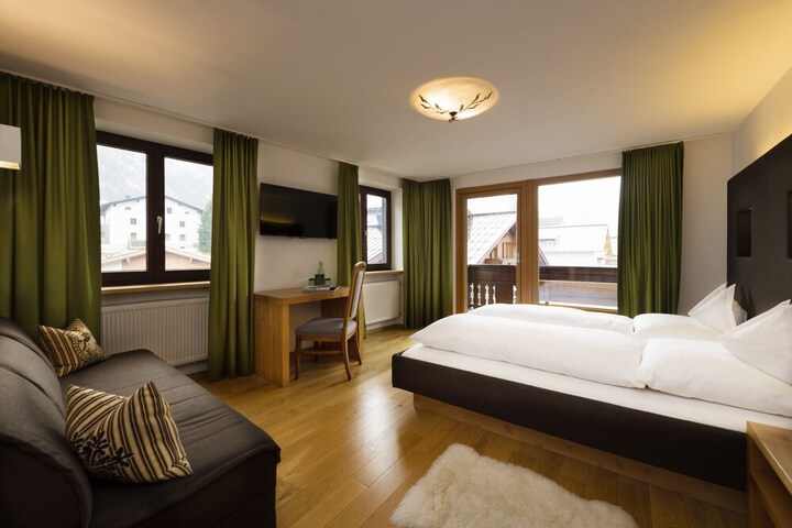 Room 55 of 176