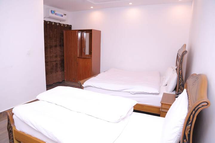 Room 8 of 14