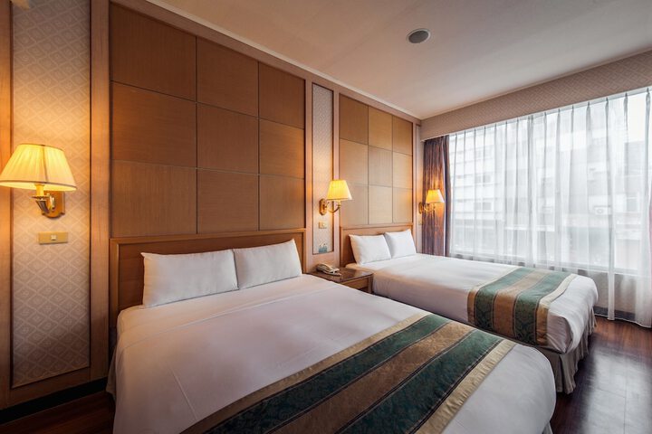 Room 6 of 32
