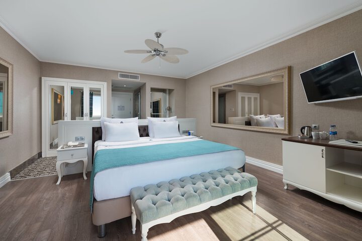 Room 10 of 226