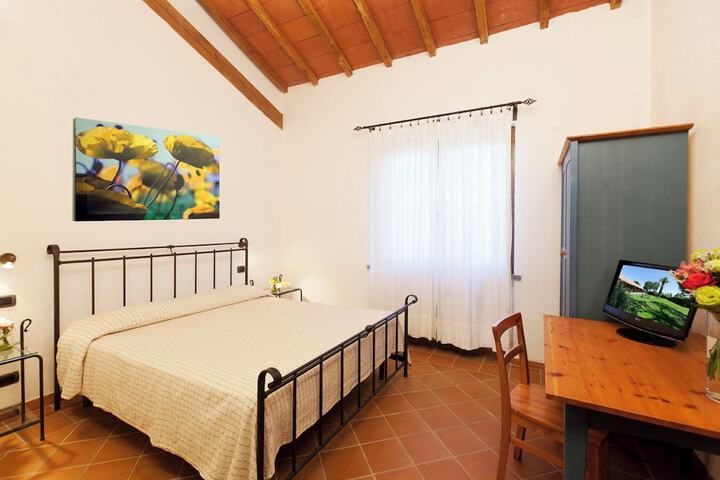 Room 9 of 35