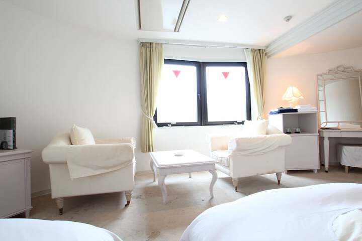 Room 6 of 22