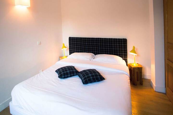 Room 10 of 50