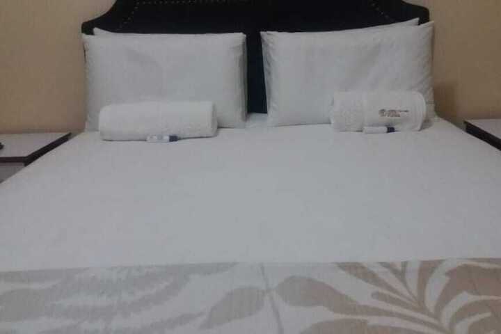 Room 8 of 11
