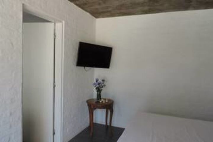 Room 6 of 19