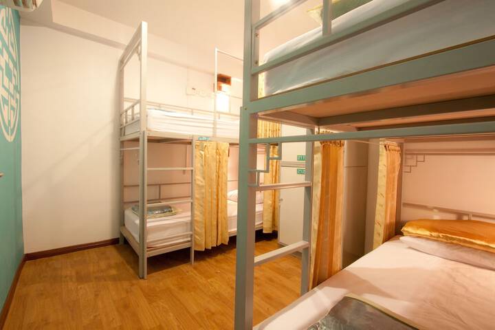 Room 10 of 65