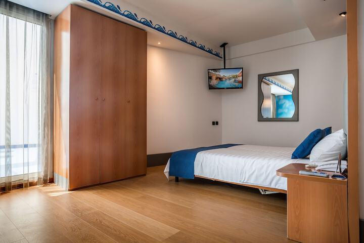 Room 15 of 123