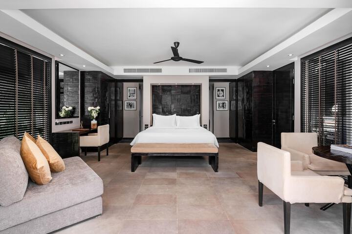 Room 10 of 92