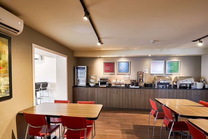 Breakfast/Coffee Service 39 of 40