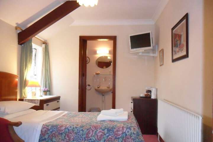 Room 8 of 17
