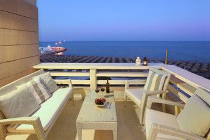Terrace/Patio 3 of 11