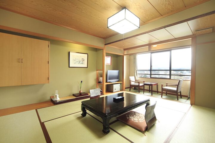 Room 6 of 51