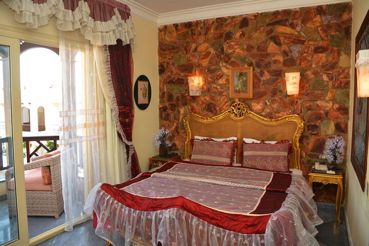 Room 9 of 44