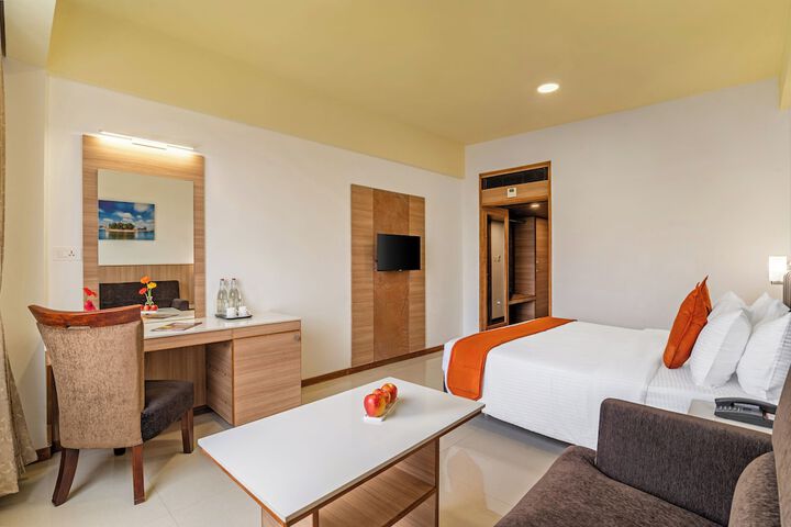 Room 9 of 33