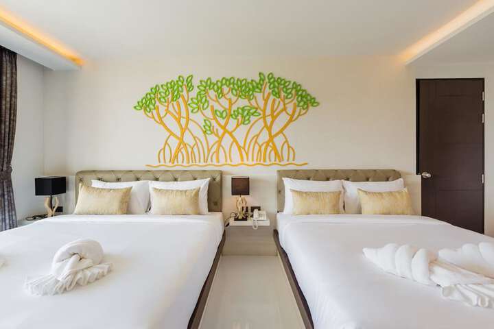 Room 15 of 48
