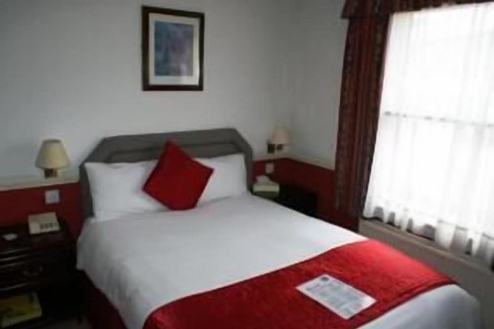 Room 4 of 49