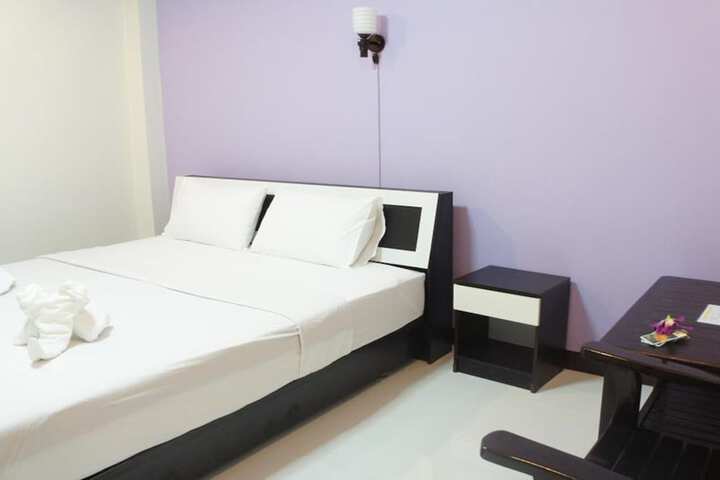 Room 9 of 38