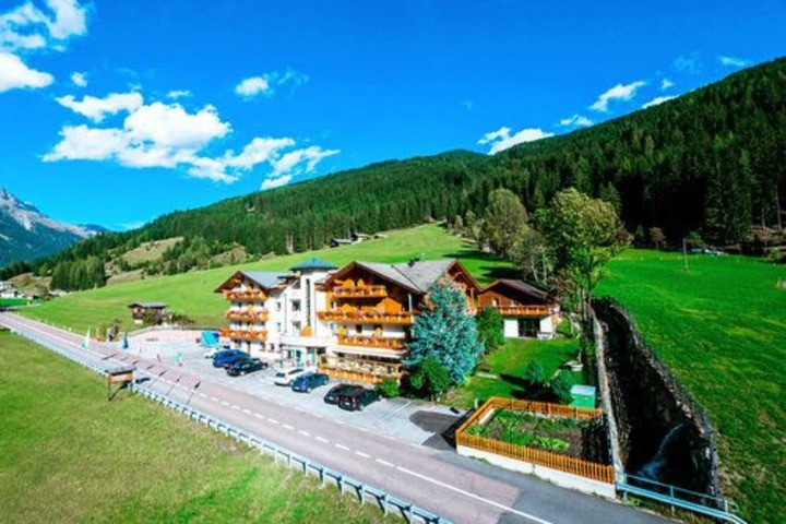 Hotel 79 of 80