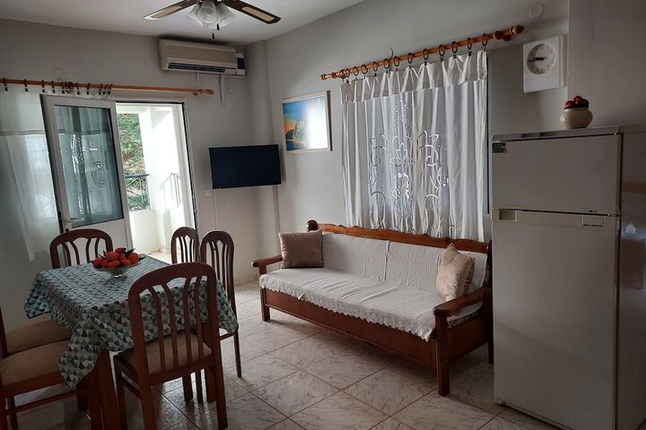 Room 102 of 192